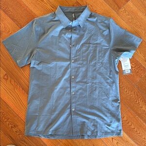 Vuori Bridge Button Down Shirt in Large (New with tags!!)